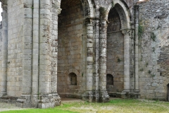 Gros plan sur les absidioles de l'église abbatiale