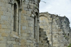 Gros plan sur les absidioles de l'église abbatiale