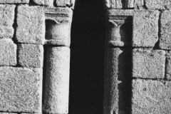 Une ouverture de la galerie Est de l'abbaye