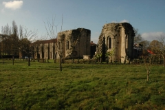 Absidioles de l'église abbatiale, hôtel et murs est et nord de l'abbaye