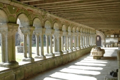 La galerie ouest de l'abbaye