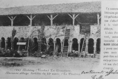 Cloître de la galerie ouest de l'Abbaye de la Grainetière