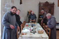 On passe à table à l'abbaye