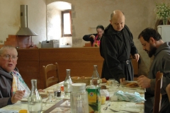 On passe à table à l'abbaye