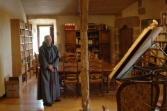 Dans la bibliothèque de l'abbaye