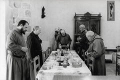 On passe à table à l'abbaye