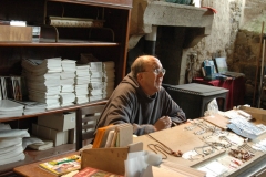 À l'intérieur du réfectoire
