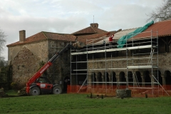Galerie Ouest et réfectoire de l'abbaye pendant les travaux de restauration