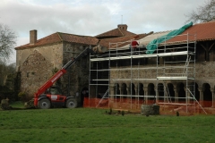 Galerie Ouest et réfectoire de l'abbaye pendant les travaux de restauration