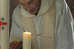 Communion au sein de la salle capitulaire de l'abbaye