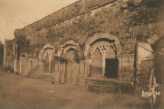 Carte postale de la salle capitulaire, côté Galerie Est, avant restauration