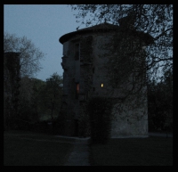 La Tour de l'abbé à la tombée de la nuit