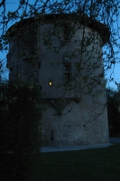 La Tour de l'abbé à la tombée de la nuit