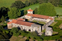 Vue aérienne de l'abbaye de La Grainetière