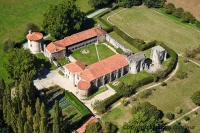 Vue aérienne de l'abbaye de La Grainetière